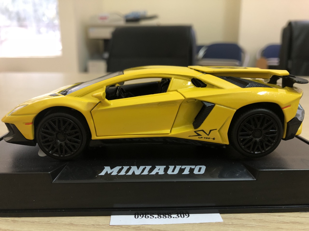 Mô hình ô tô đồ chơi siêu xe Lamborghini Lp740 1:32 bằng hợp kim ...